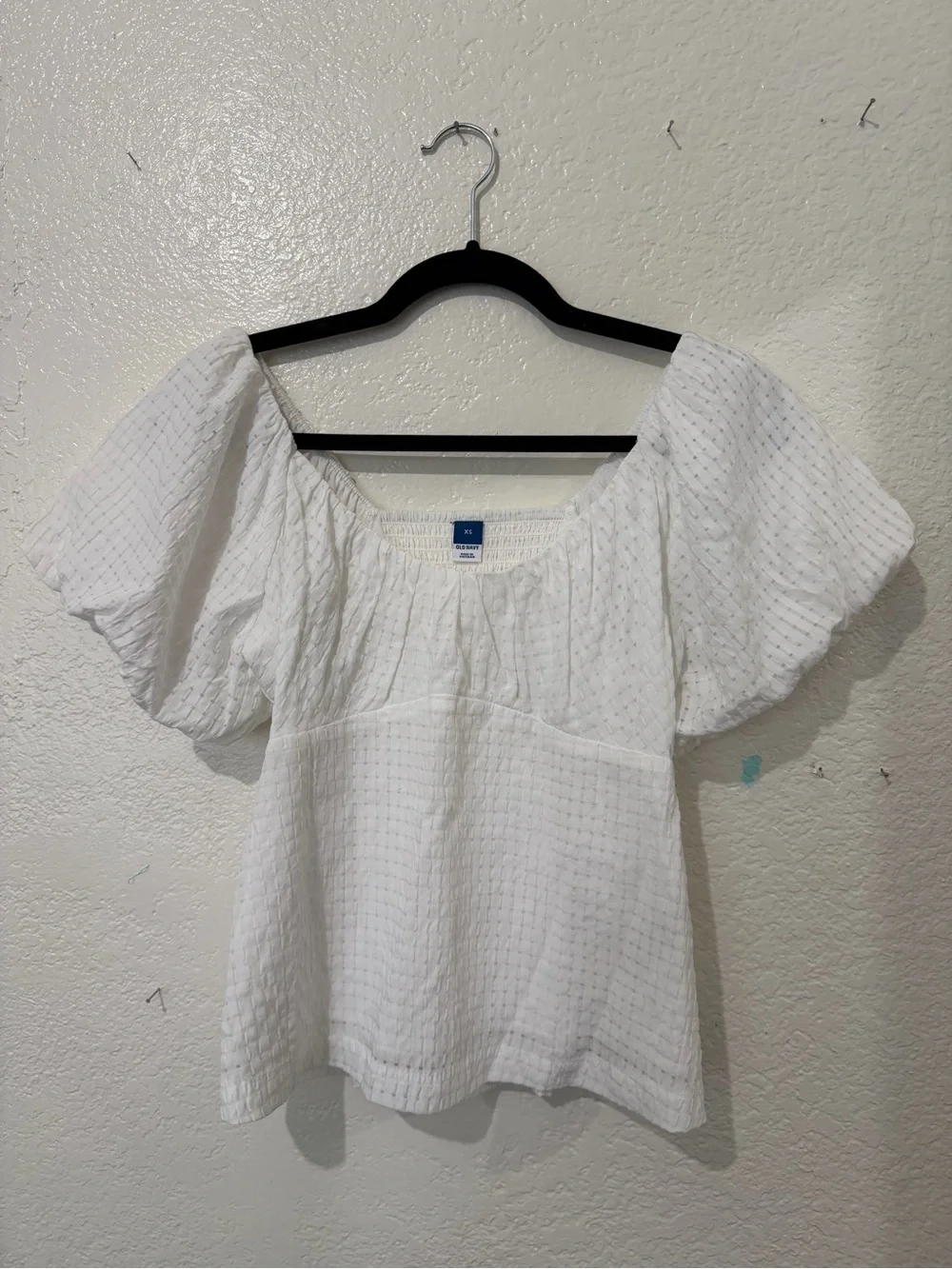 Old Navy White Puff Sleeve Peasant Blouse